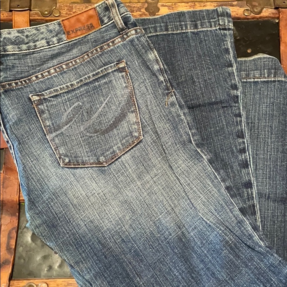 Express Women's Flare Jeans in Medium Wash Blue